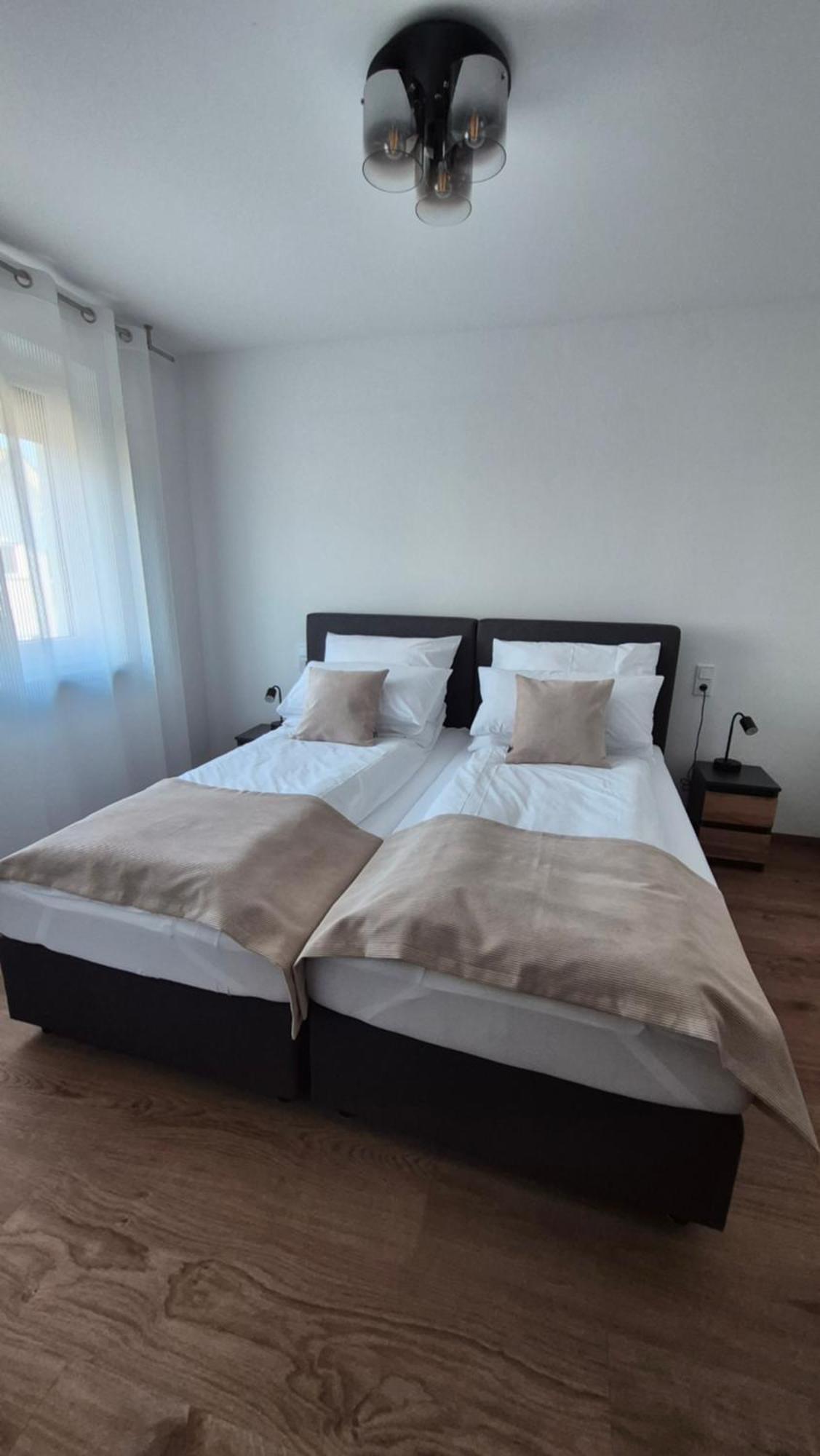 Apartments Seibel Doppel-Zweibettzimmer Mit Bad Reutlingen Ngoại thất bức ảnh
