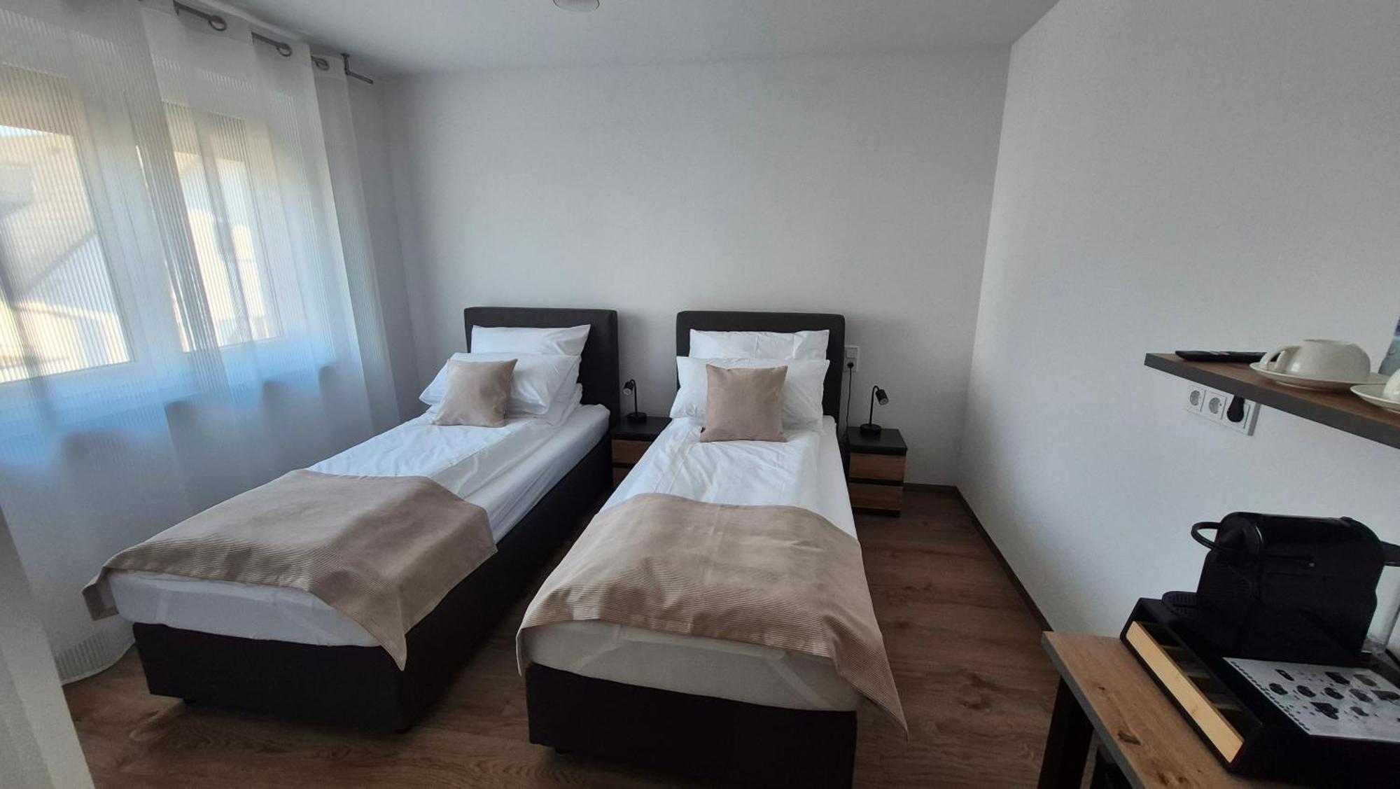 Apartments Seibel Doppel-Zweibettzimmer Mit Bad Reutlingen Ngoại thất bức ảnh