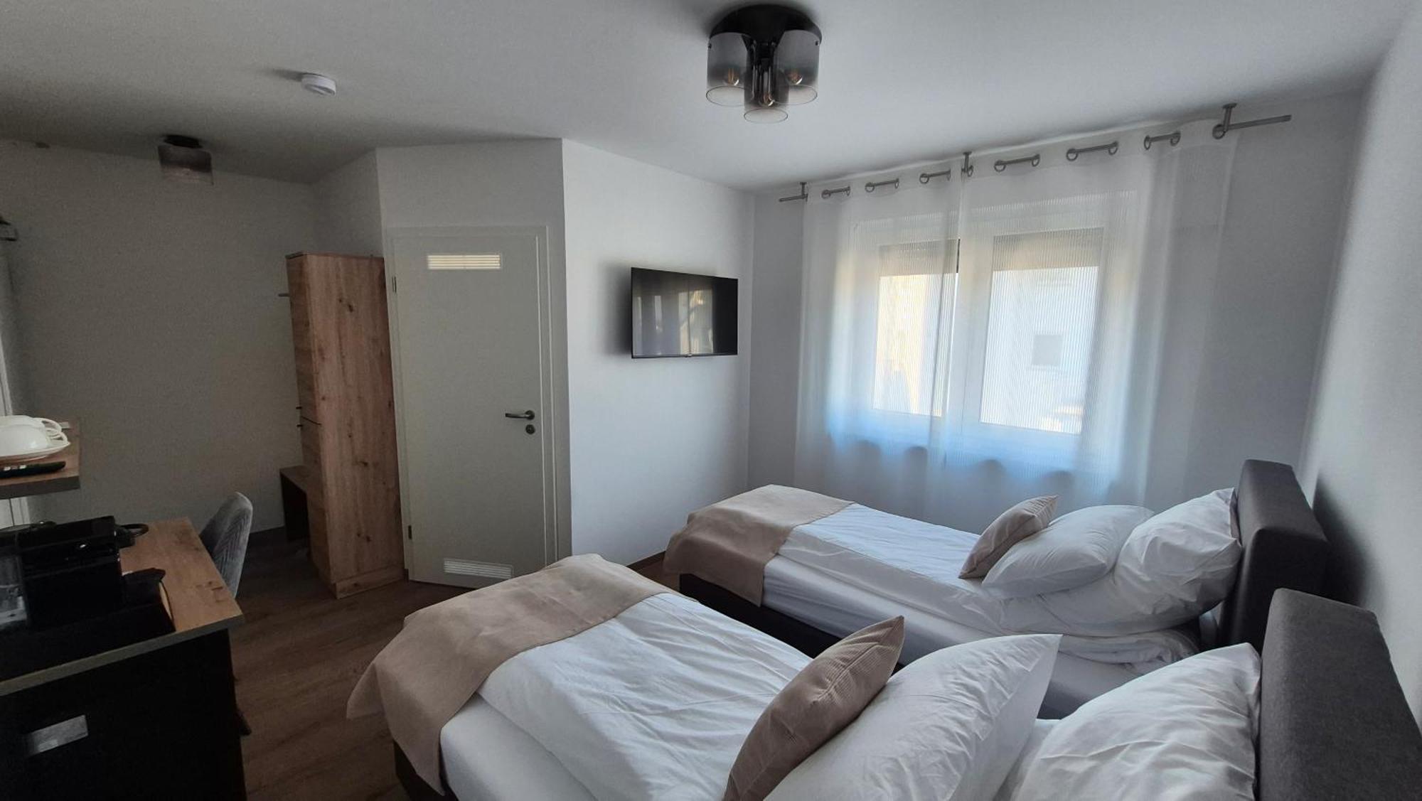 Apartments Seibel Doppel-Zweibettzimmer Mit Bad Reutlingen Ngoại thất bức ảnh